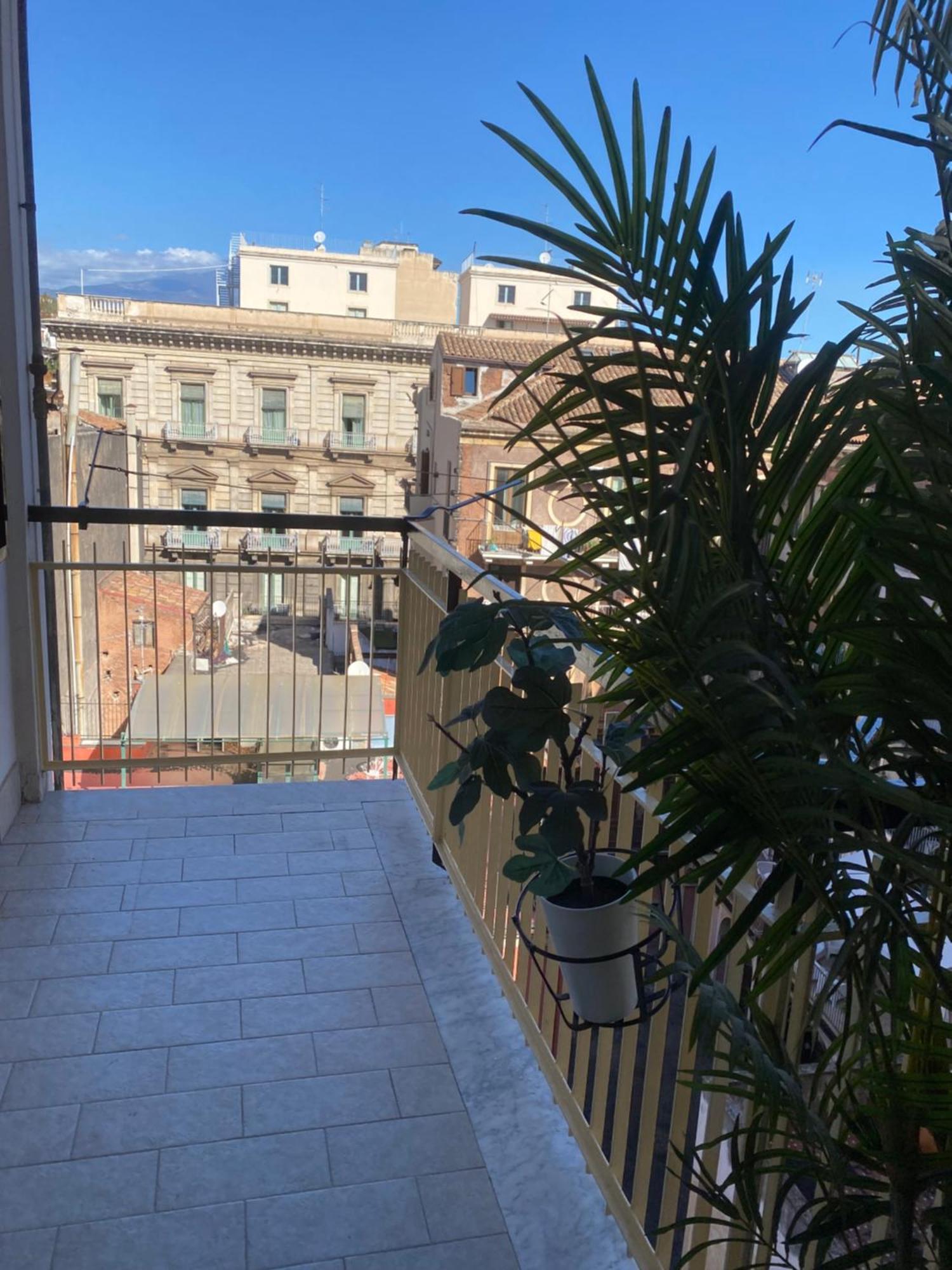 Little Bliss Apartment Catania Bagian luar foto